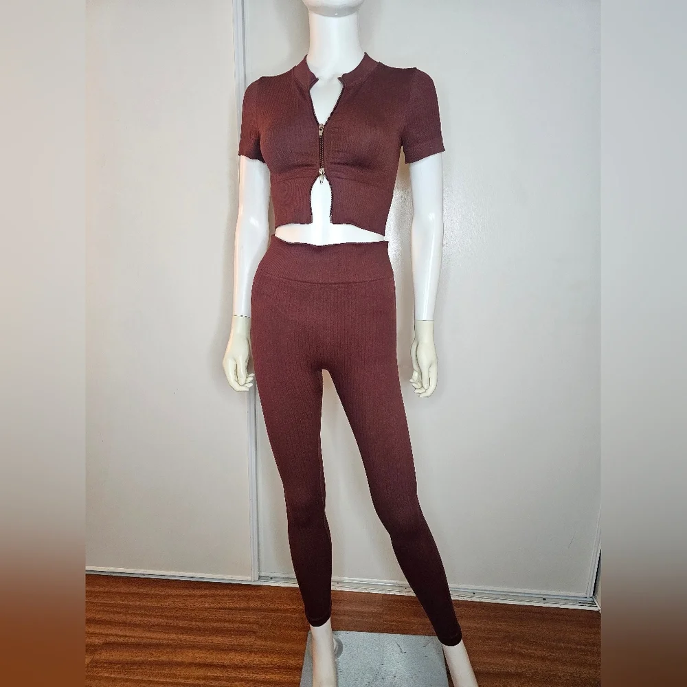 Women's Chocolate Brown Ribbed Two-Piece Workout Set Size S - Picture 5 of 5
